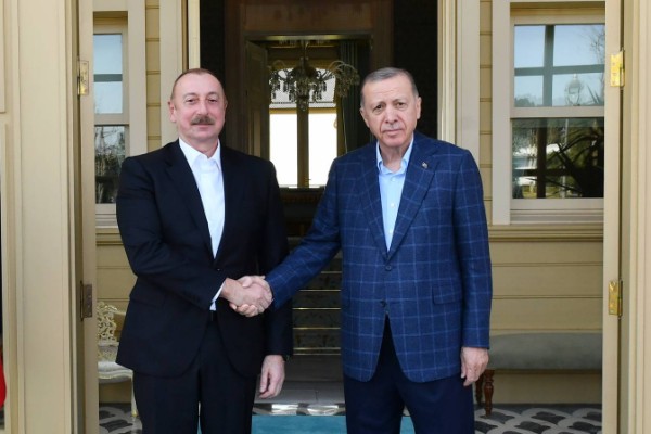 Ərdoğan İlham Əliyevə zəng etdi - YENİLƏNİB