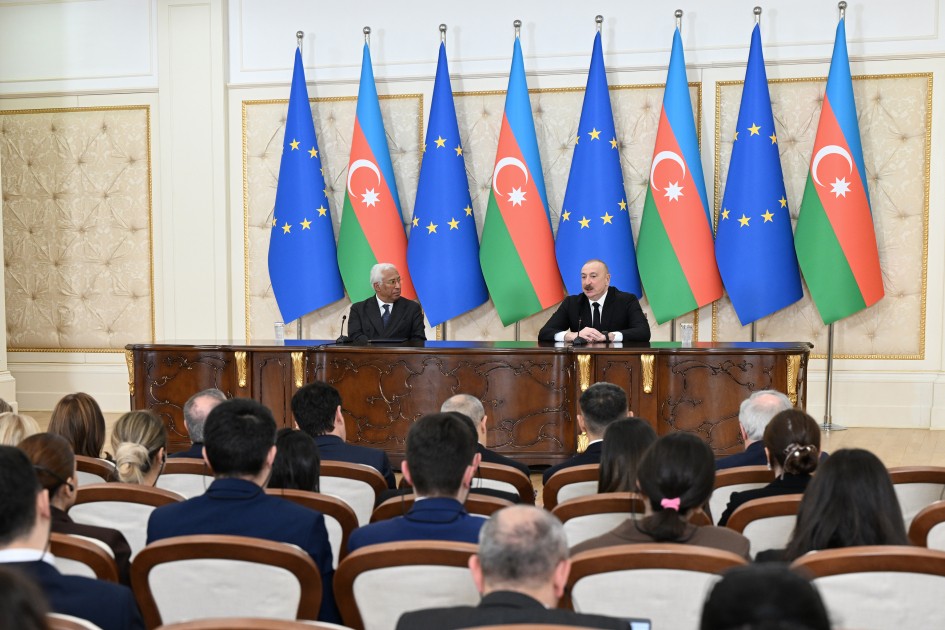 İlham Əliyev Koşta ilə mətbuata bəyanatlarla çıxış etdilər - FOTOLAR (YENİLƏNİB)