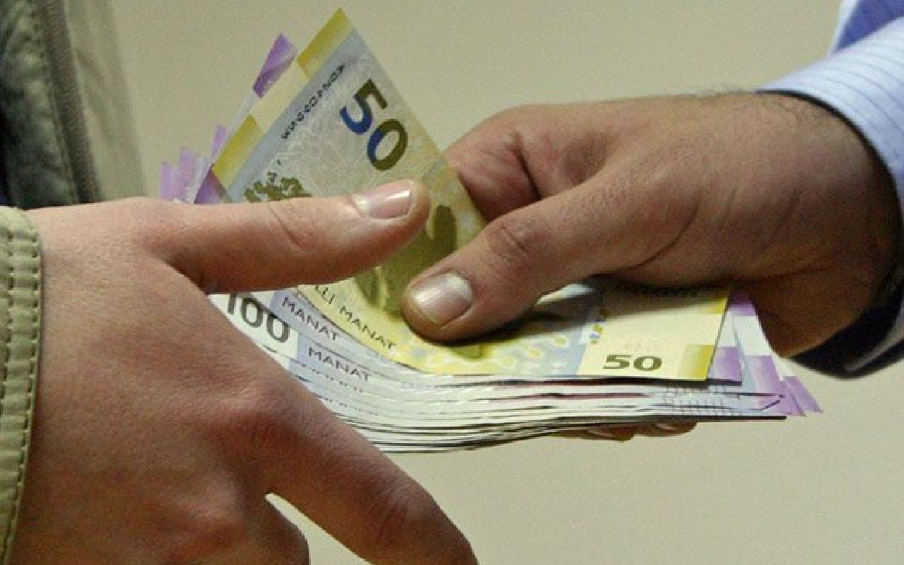 Keçmiş rəis aliment pullarını mənimsəyirmiş