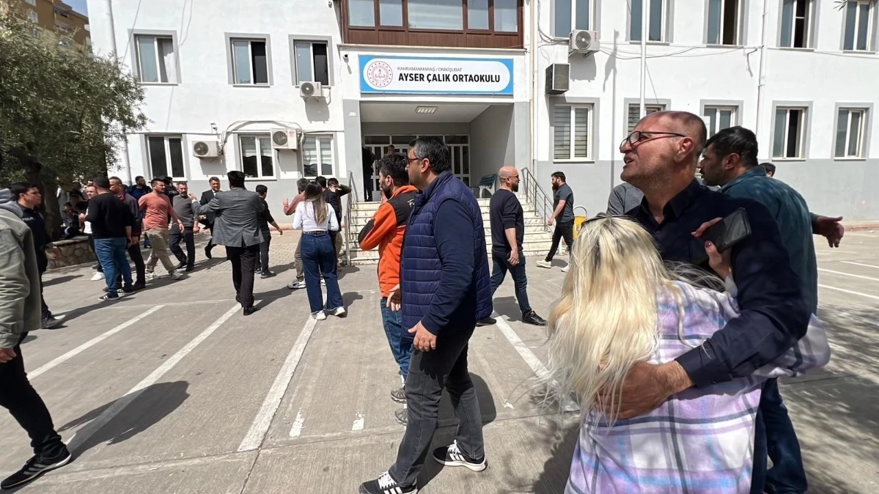 Türkiyədə daha bir məktəbə silahlı hücum edildi - Ölənlər var (VİDEO)
