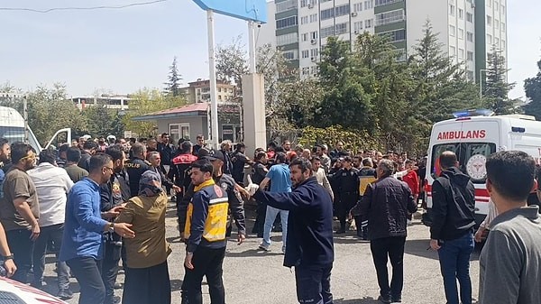 Türkiyədə daha bir məktəbə silahlı hücum edildi - Ölənlər var (VİDEO)