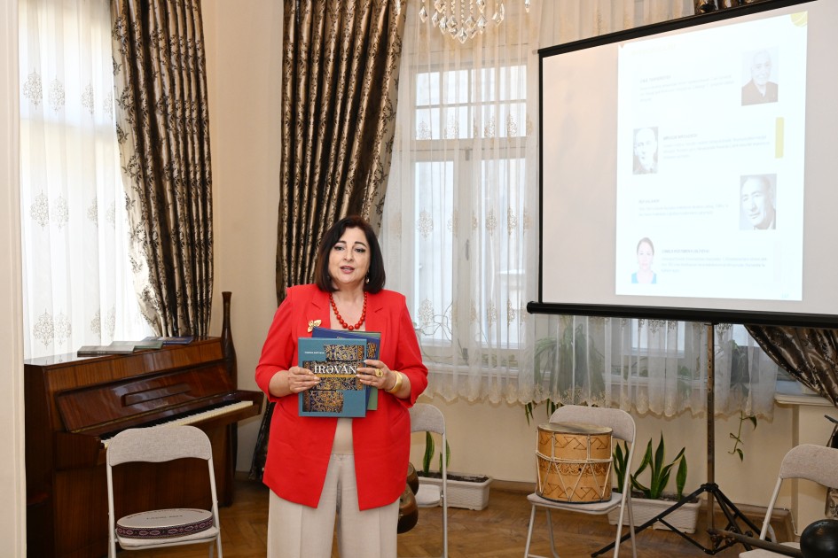 Leyla və Alena Əliyevalar kitab təqdimatında - FOTOLAR