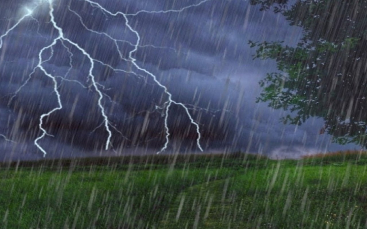 Rayonlarda şimşək çaxır, bəzi yerlərdə leysan yağır - FAKTİKİ HAVA