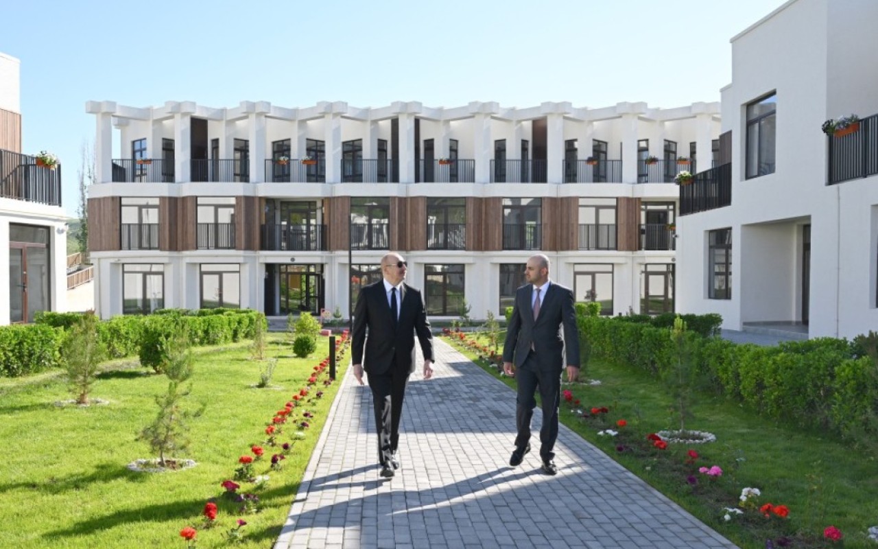Prezident Zəngilanda yaşayış kompleksinin açılışında iştirak edib -