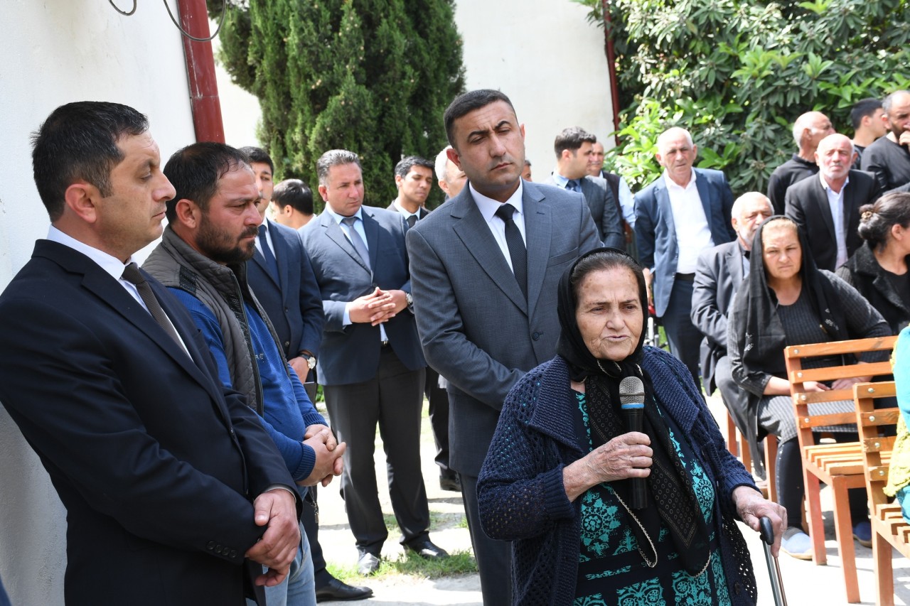 Vaqif Həsənov Səfərli qəsəbəsində səyyar qəbul keçirdi - FOTOLAR
