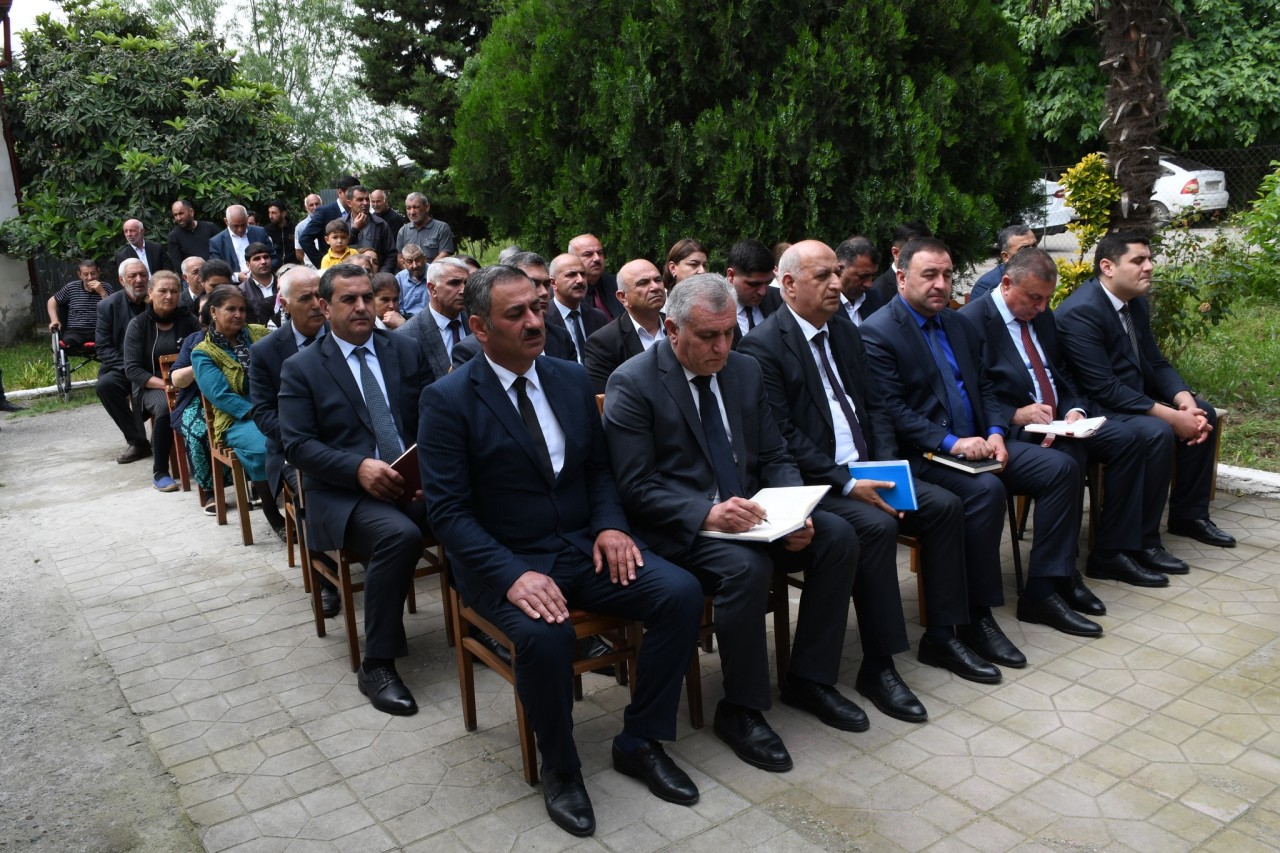 Vaqif Həsənov Səfərli qəsəbəsində səyyar qəbul keçirdi - FOTOLAR