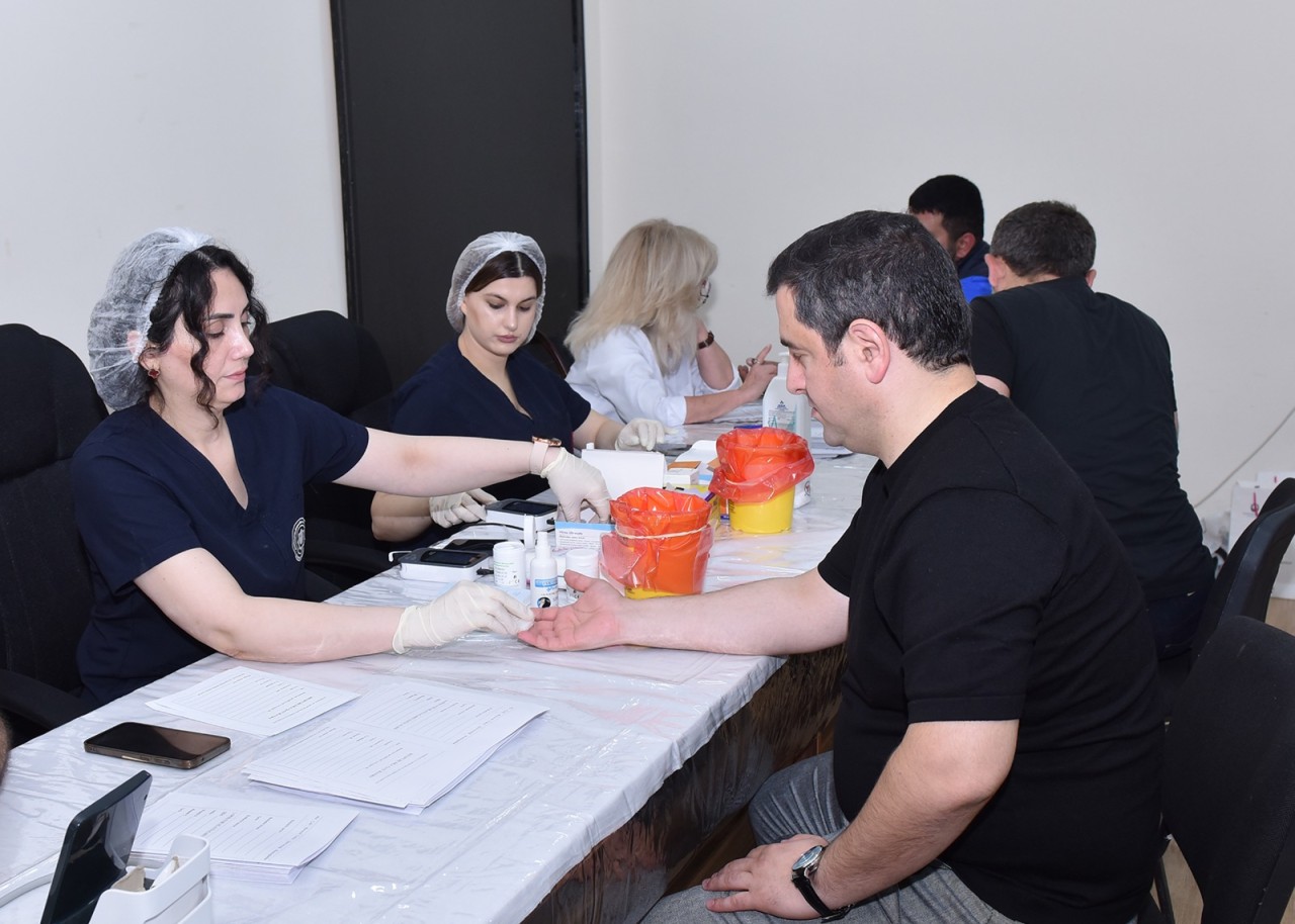 Sumqayıt Tibb Mərkəzi qanvermə aksiyası keçirib - FOTOLAR