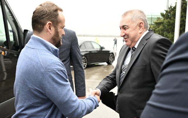 Kuleba Azərbaycana gəldi