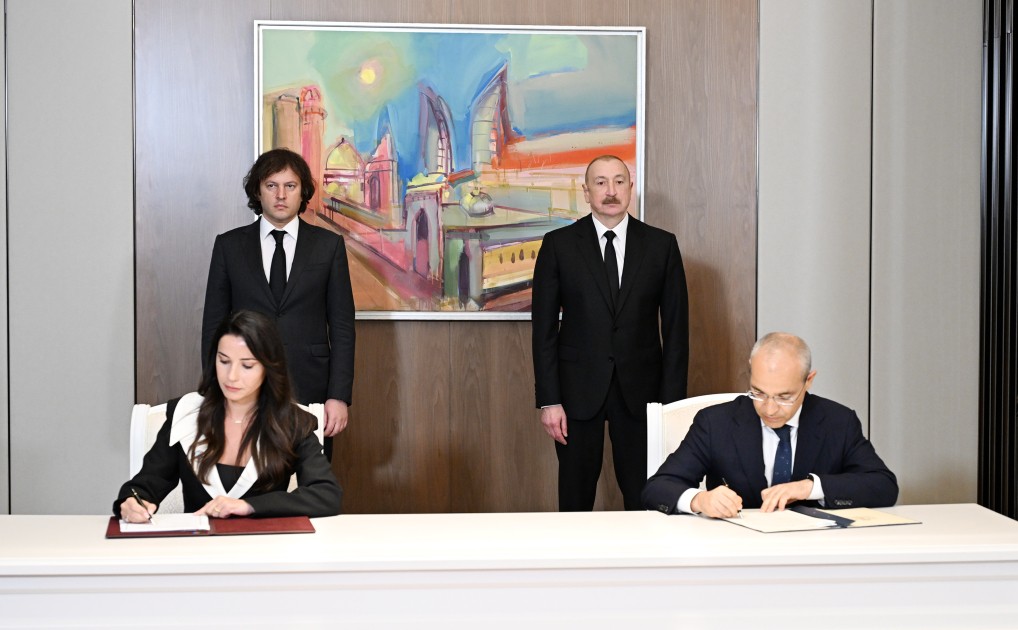 İlham Əliyev Gürcüstanın Baş naziri ilə görüşdü - Sənədlər imzalandı (FOTOLAR) İlham Əliyev Gürcüstanın Baş naziri ilə görüşdü - Sənədlər imzalandı (FOTOLAR)
