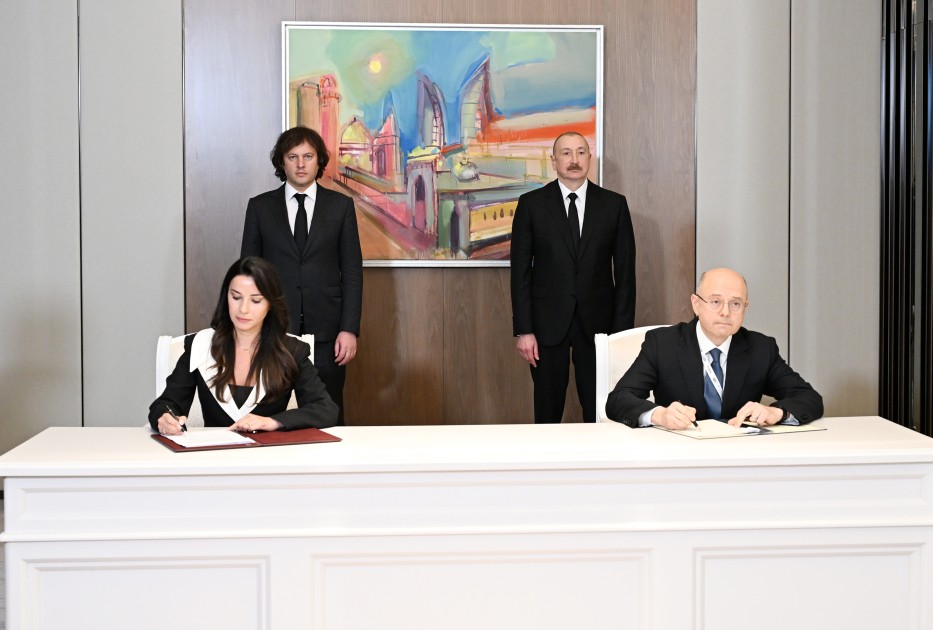 İlham Əliyev Gürcüstanın Baş naziri ilə görüşdü - Sənədlər imzalandı (FOTOLAR) İlham Əliyev Gürcüstanın Baş naziri ilə görüşdü - Sənədlər imzalandı (FOTOLAR)
