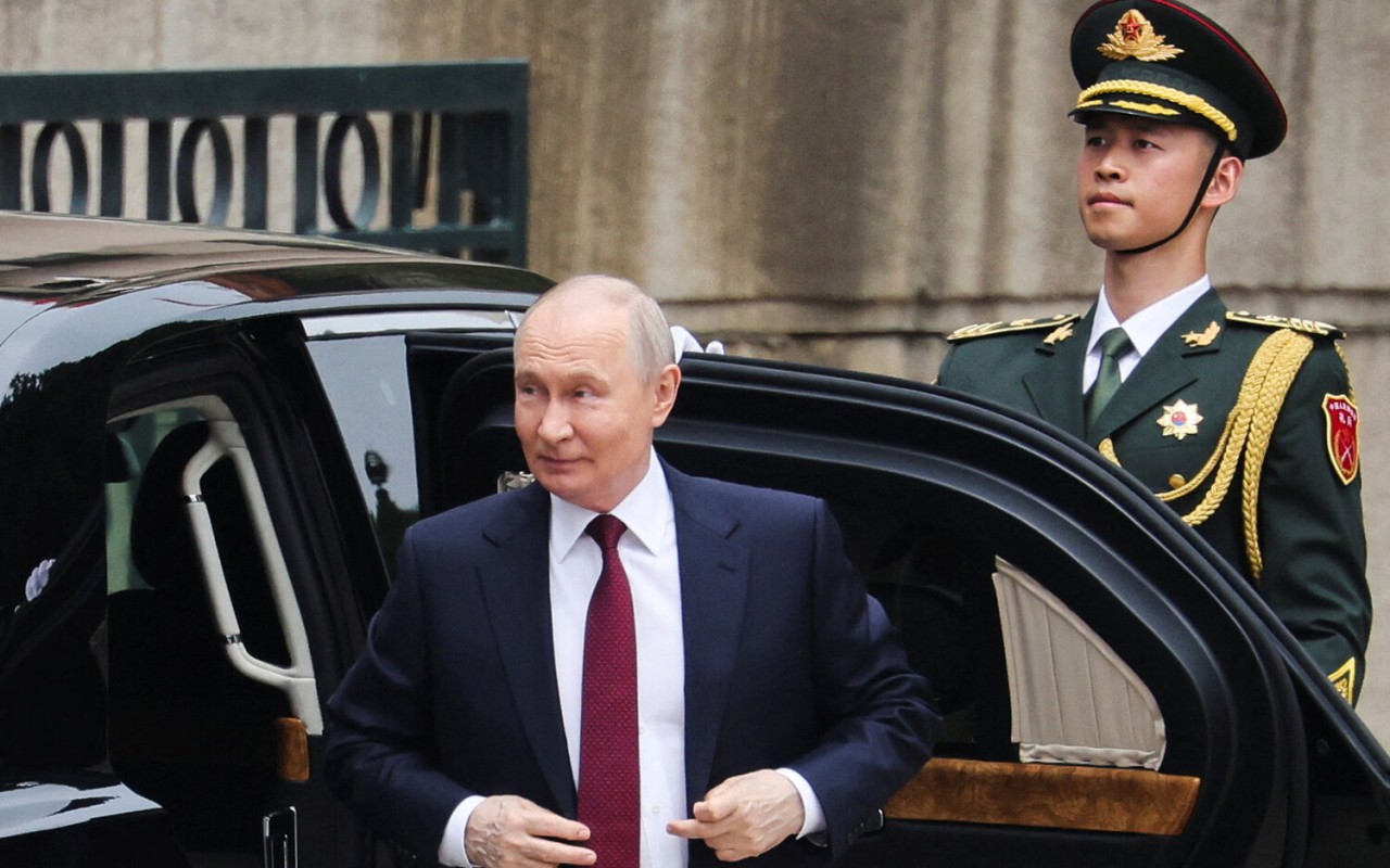 Putin Çində belə qarşılandı -