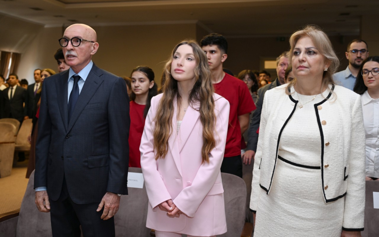 Alena Əliyeva “Zəkaların mübarizəsi II” olimpiadasının final mərhələsində - FOTOLAR