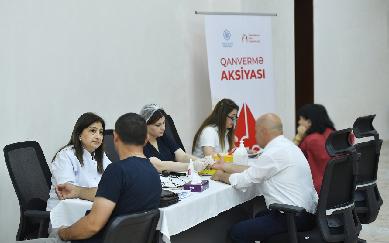 RİNN-də könüllü qanvermə aksiyası keçirilib -