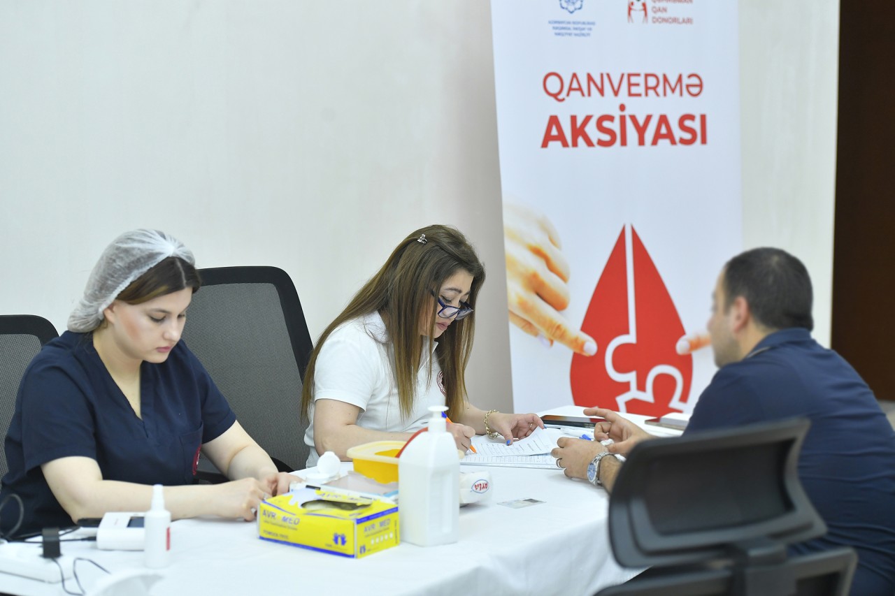 RİNN-də könüllü qanvermə aksiyası keçirilib - FOTOLAR