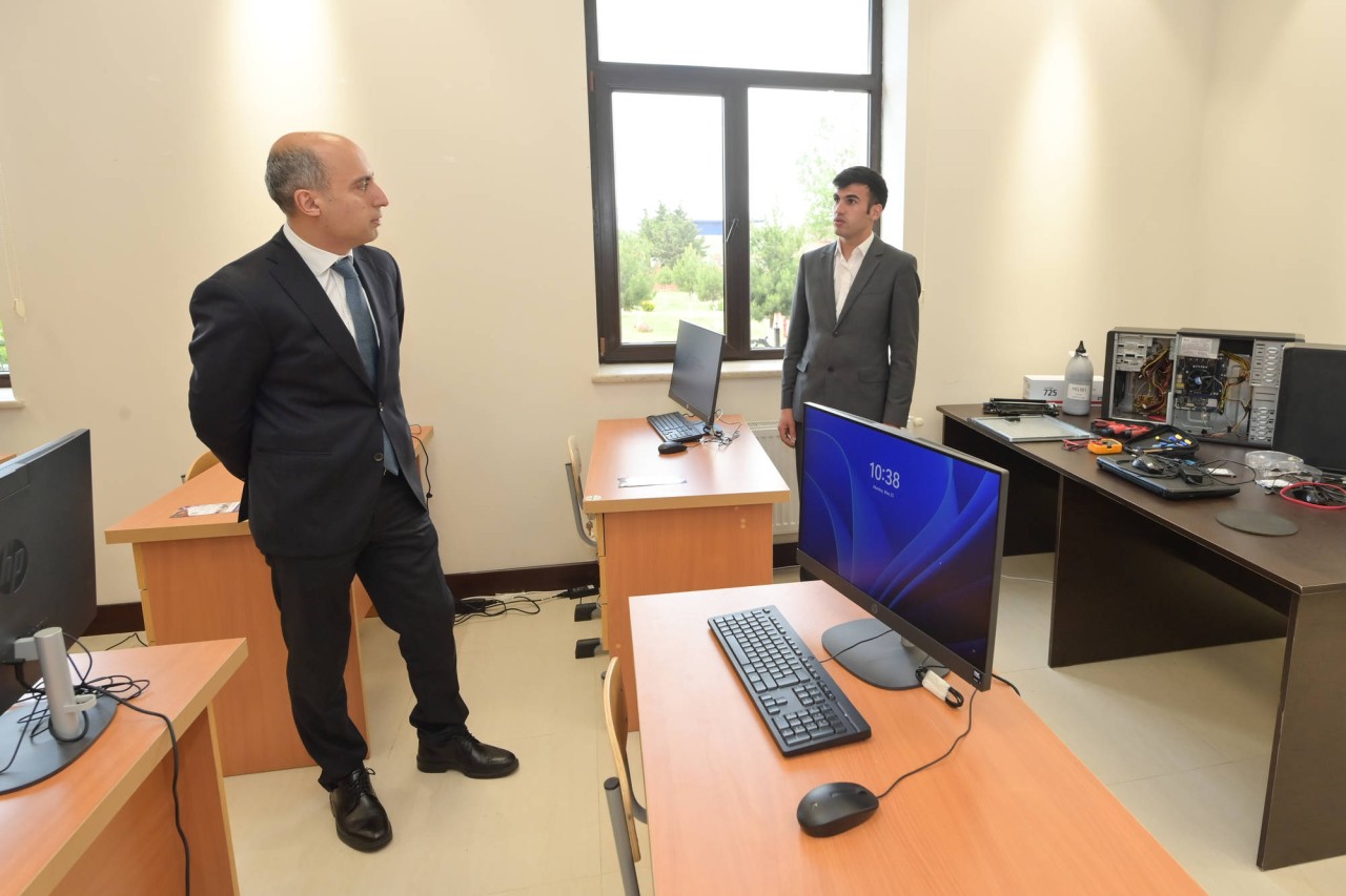 Nazir İsmayıllı Dövlət Peşə Təhsil Mərkəzinin Qobustan korpusunda - FOTOLAR Nazir İsmayıllı Dövlət Peşə Təhsil Mərkəzinin Qobustan korpusunda - FOTOLAR