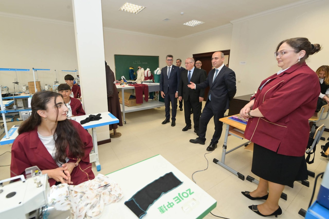 Nazir İsmayıllı Dövlət Peşə Təhsil Mərkəzinin Qobustan korpusunda - FOTOLAR Nazir İsmayıllı Dövlət Peşə Təhsil Mərkəzinin Qobustan korpusunda - FOTOLAR