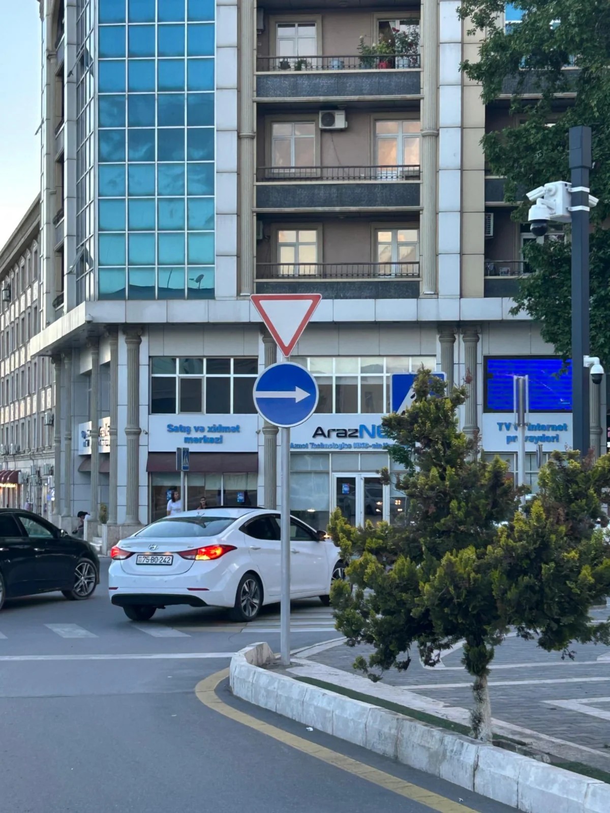 Naxçıvanda yol nişanları yenilənir - FOTOLAR