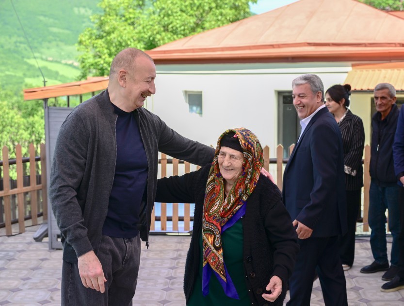 Prezident Şuşanın Böyük Qaladərəsi kəndində görülən işlərlə tanış olub - FOTOLAR
