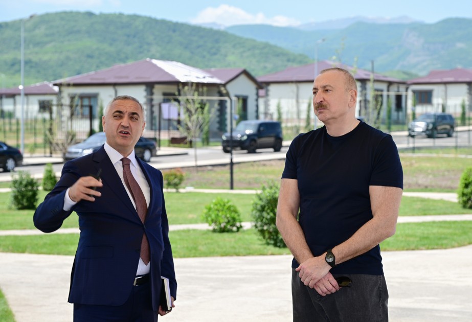 Prezident hərbçilər üçün nəzərdə tutulmuş mənzillərIə tanış olub - FOTOLAR Prezident hərbçilər üçün nəzərdə tutulmuş mənzillərIə tanış olub - FOTOLAR