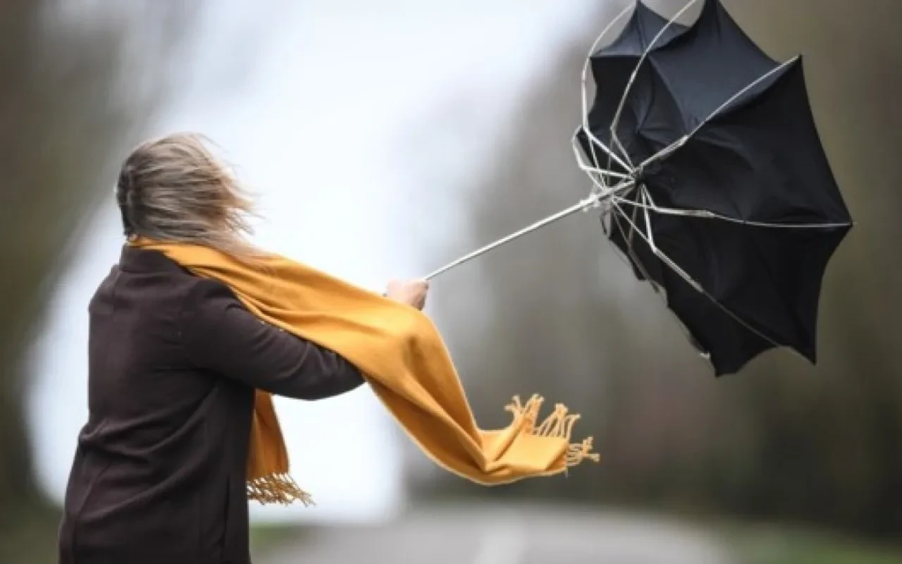Temperatur 6 dərəcə enəcək, güclü külək əsəcək -