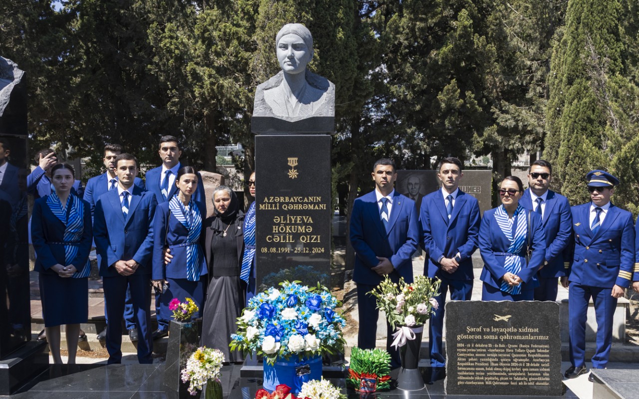 AZAL heyəti Milli Qəhrəman Hökumə Əliyevanın xatirəsini andı -