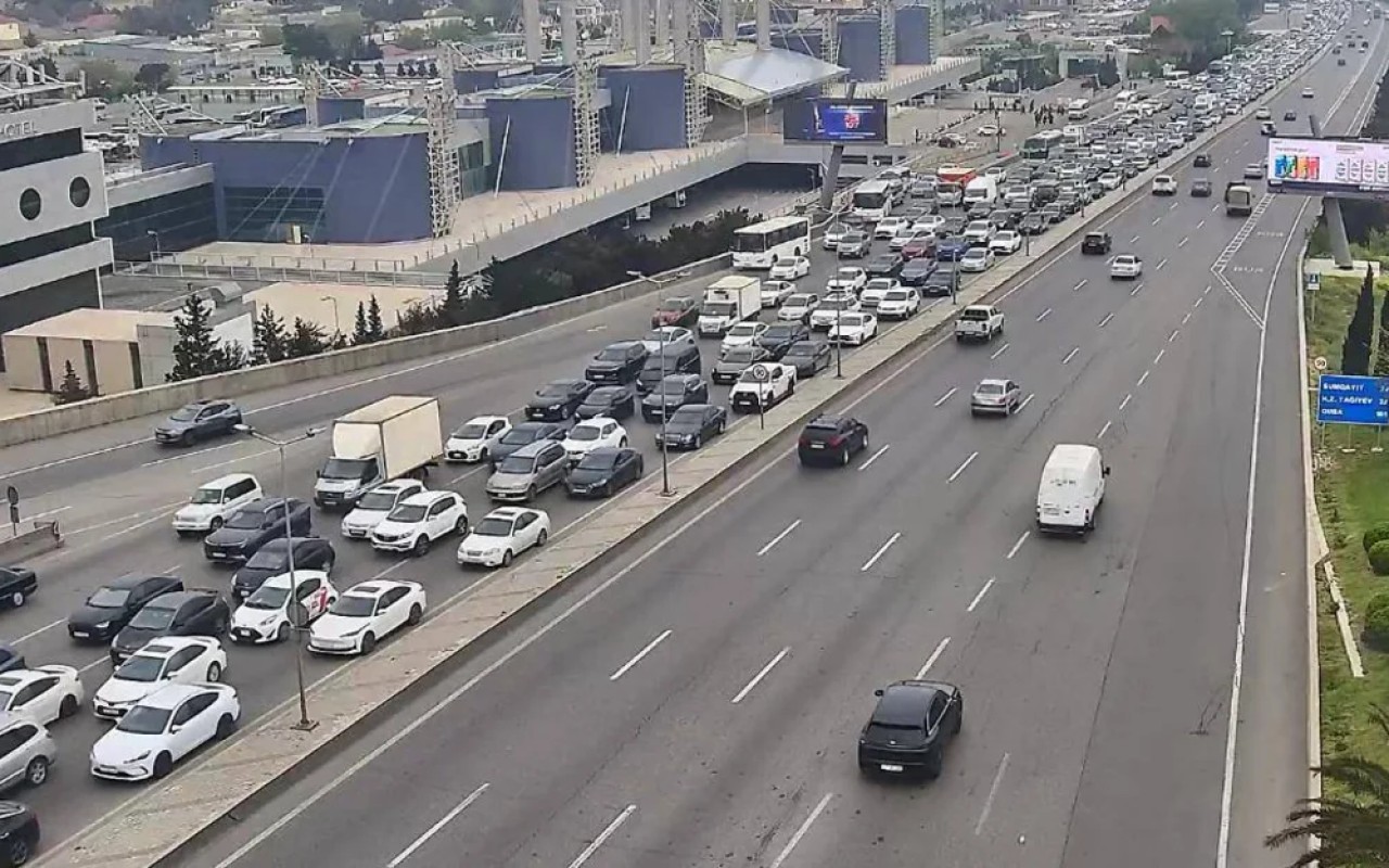Bakı tətildən sonrakı ilk iş gününə