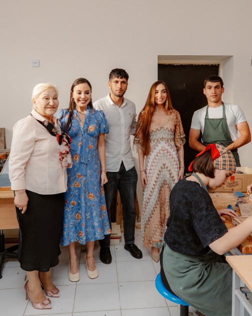 Leyla və Arzu Əliyevalar internat məktəbində olublar - FOTOLAR
