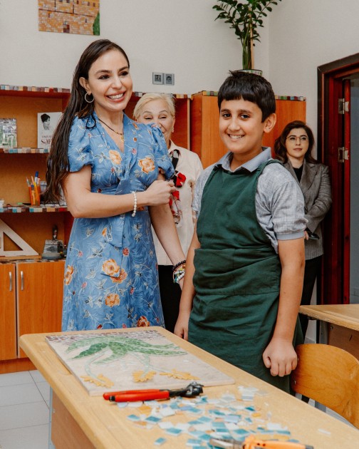 Leyla və Arzu Əliyevalar internat məktəbində olublar - FOTOLAR
