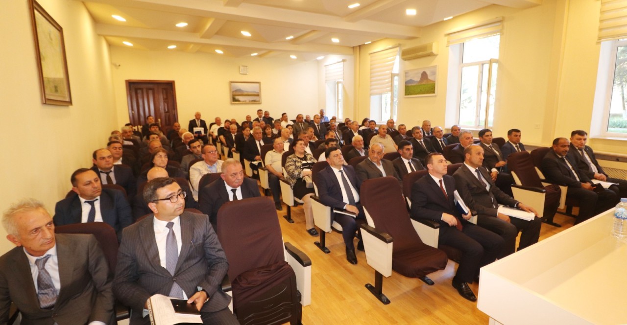 Qazaxda kənd təsərrüfatı məhsullarının istehsalı ilə bağlı müşavirə keçirilib - FOTOLAR