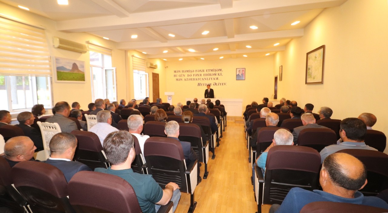Qazaxda kənd təsərrüfatı məhsullarının istehsalı ilə bağlı müşavirə keçirilib - FOTOLAR