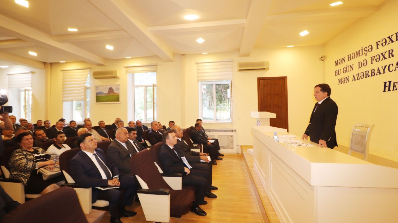 Qazaxda kənd təsərrüfatı məhsullarının istehsalı ilə bağlı müşavirə keçirilib - FOTOLAR
