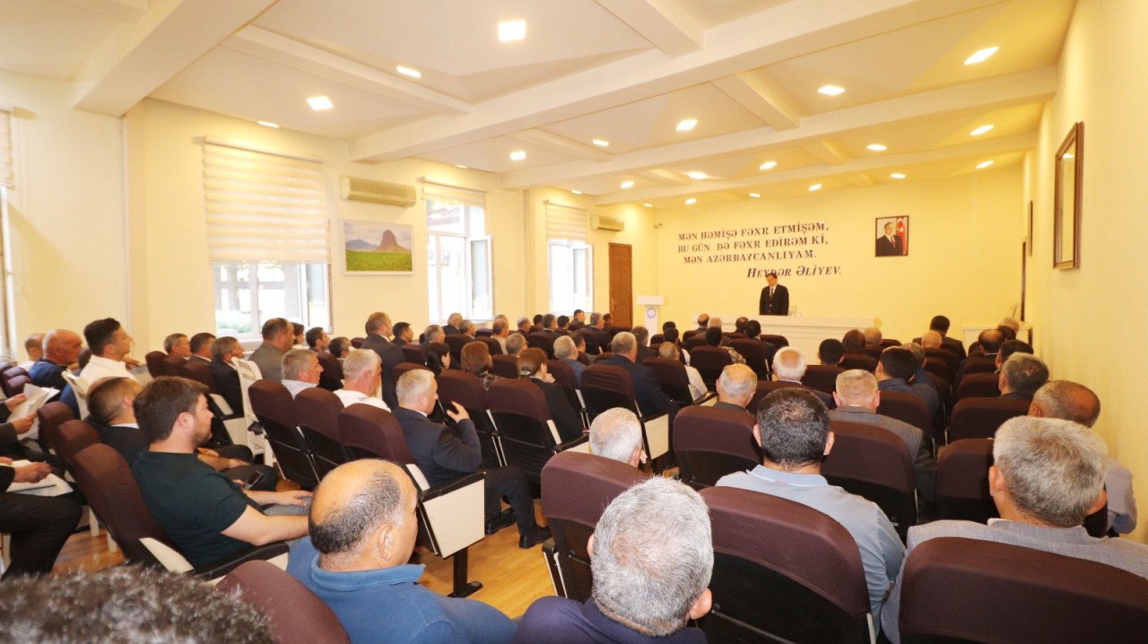Qazaxda kənd təsərrüfatı məhsullarının istehsalı ilə bağlı müşavirə keçirilib - FOTOLAR