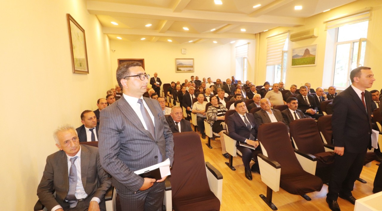 Qazaxda kənd təsərrüfatı məhsullarının istehsalı ilə bağlı müşavirə keçirilib - FOTOLAR