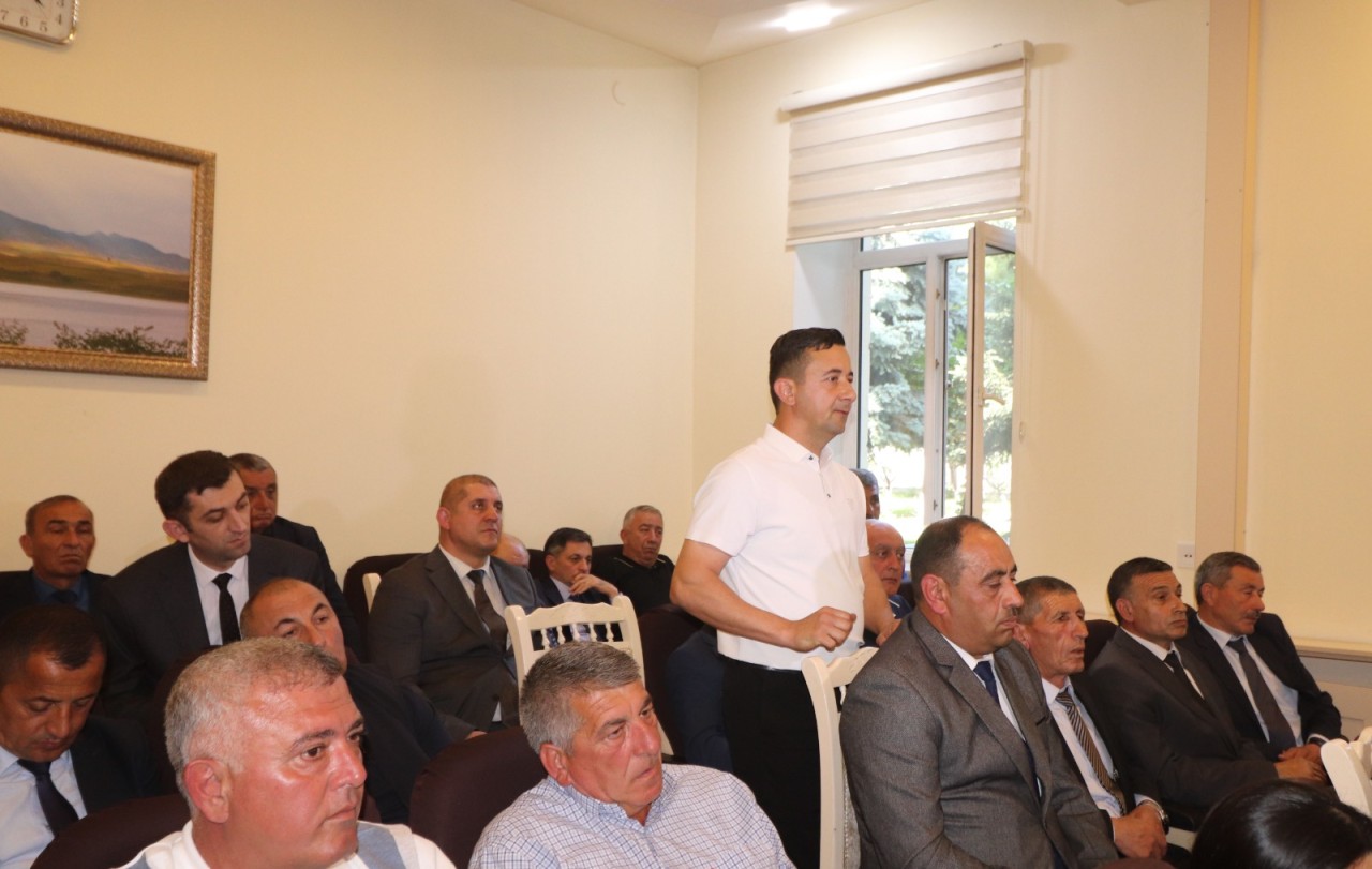 Qazaxda kənd təsərrüfatı məhsullarının istehsalı ilə bağlı müşavirə keçirilib - FOTOLAR