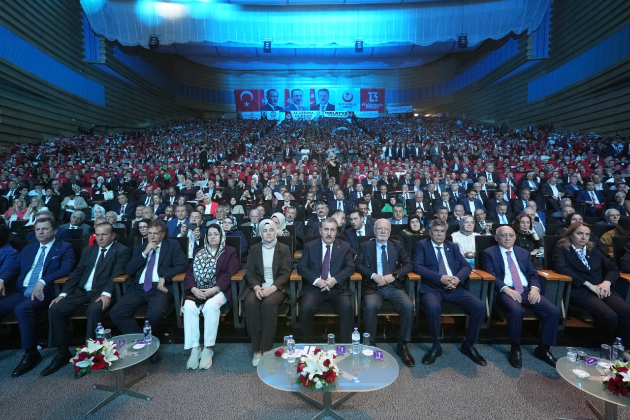 YAP nümayəndələri Böyük Birlik Partiyasının 13-cü qurultayında iştirak ediblər - FOTOLAR