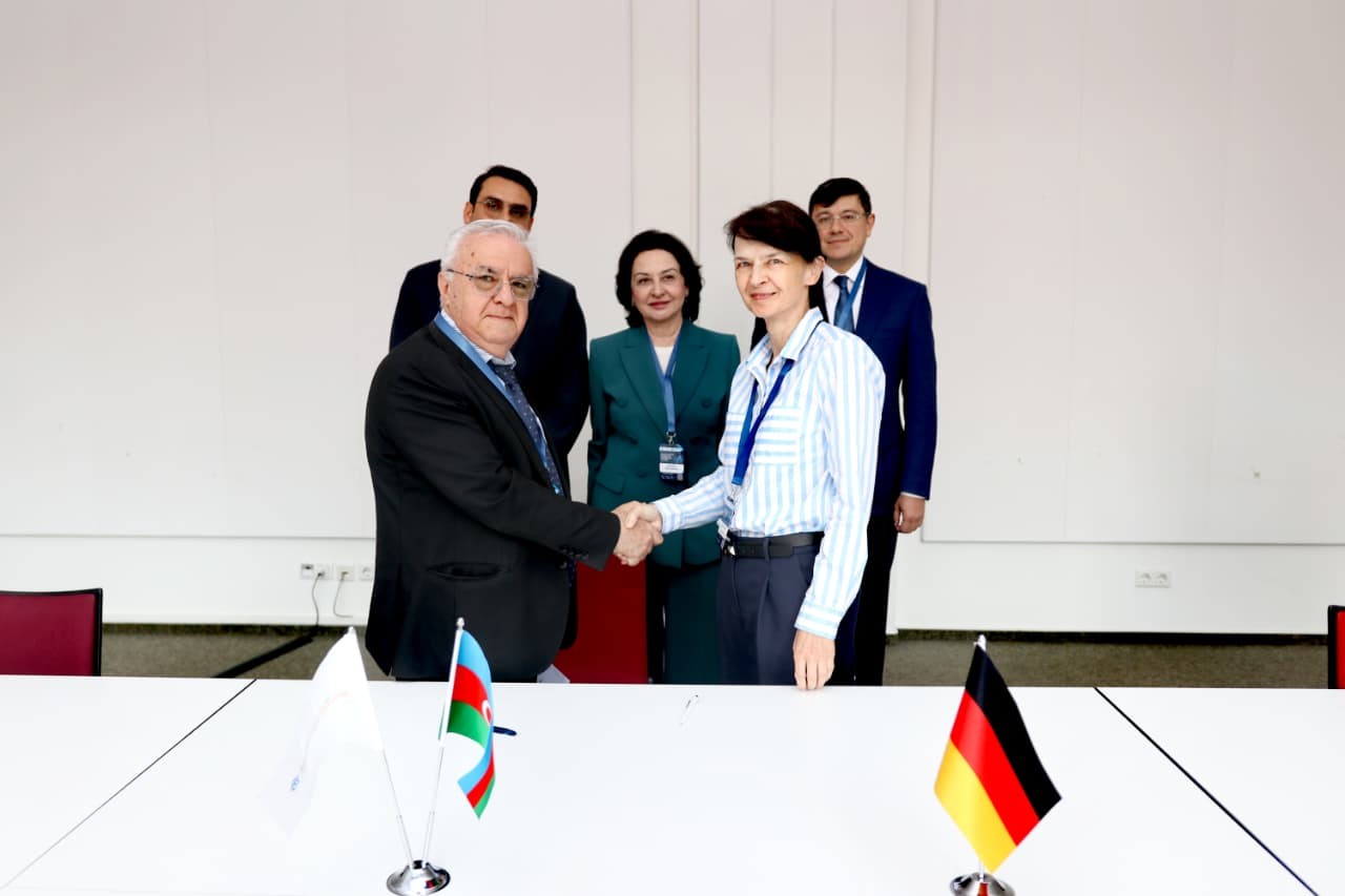 AzMİU ilə bu institut arasında memorandum imzalanıb - FOTOLAR
