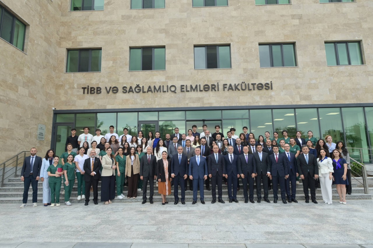 Emin Əmrullayev Qarabağ Universitetinin Klinikasında olub - FOTOLAR