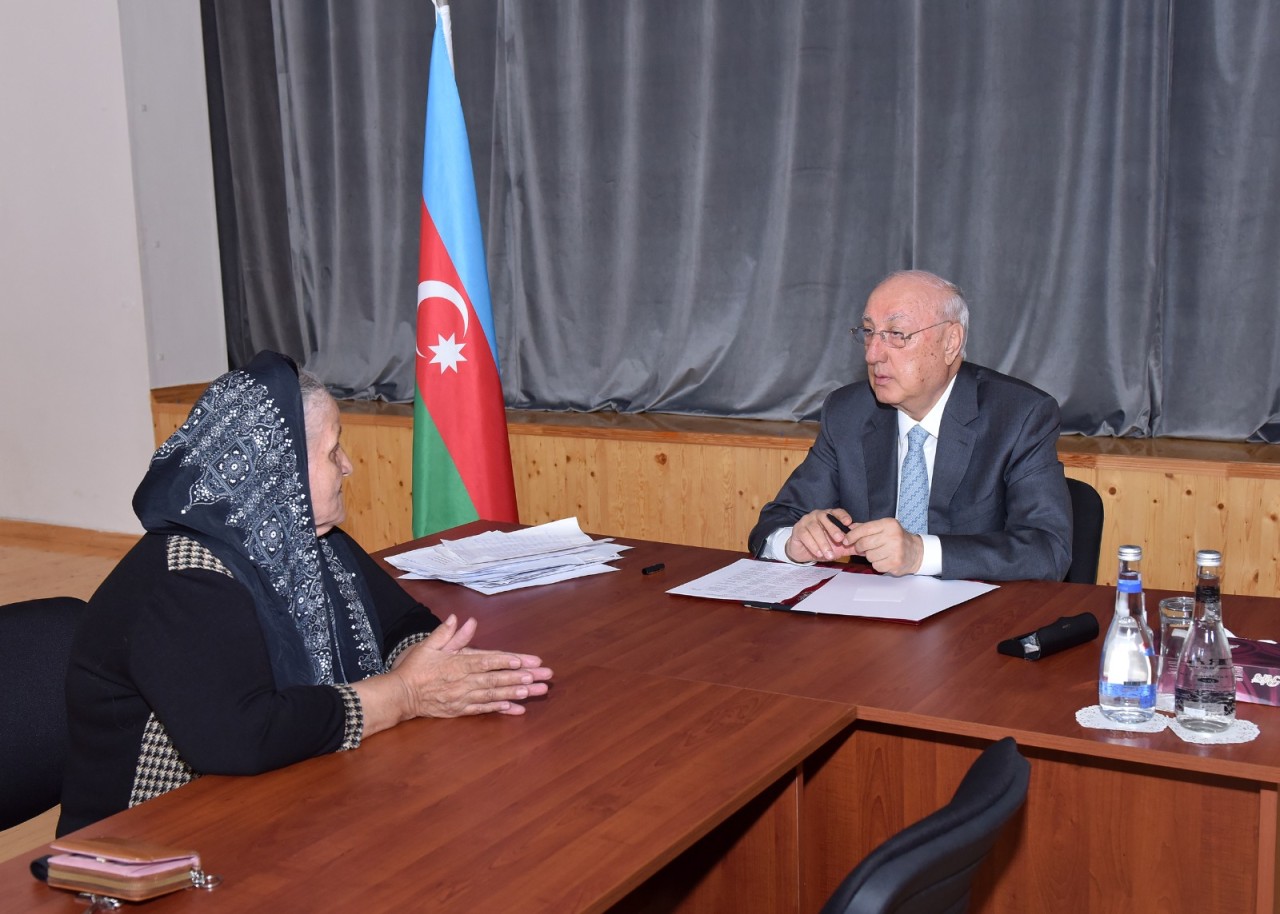 Zakir Fərəcov növbəti səyyar qəbul keçirib - FOTOLAR