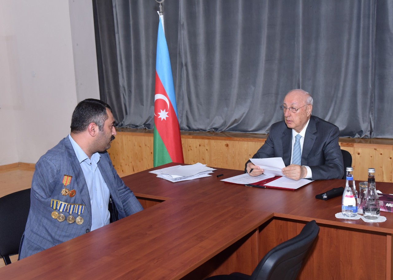 Zakir Fərəcov növbəti səyyar qəbul keçirib - FOTOLAR