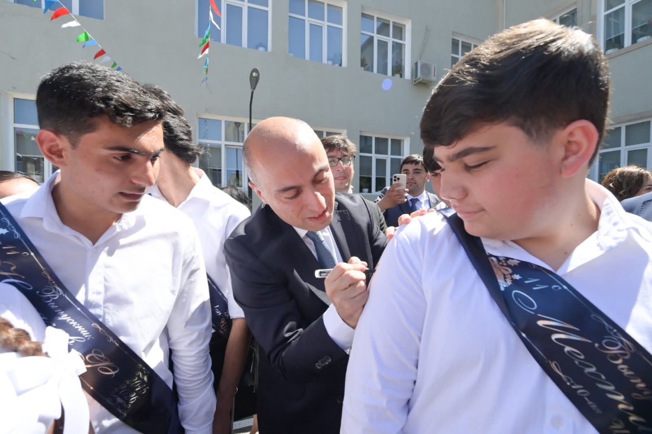 Elm və təhsil naziri “Son zəng” tədbirində iştirak etdi - FOTOLAR