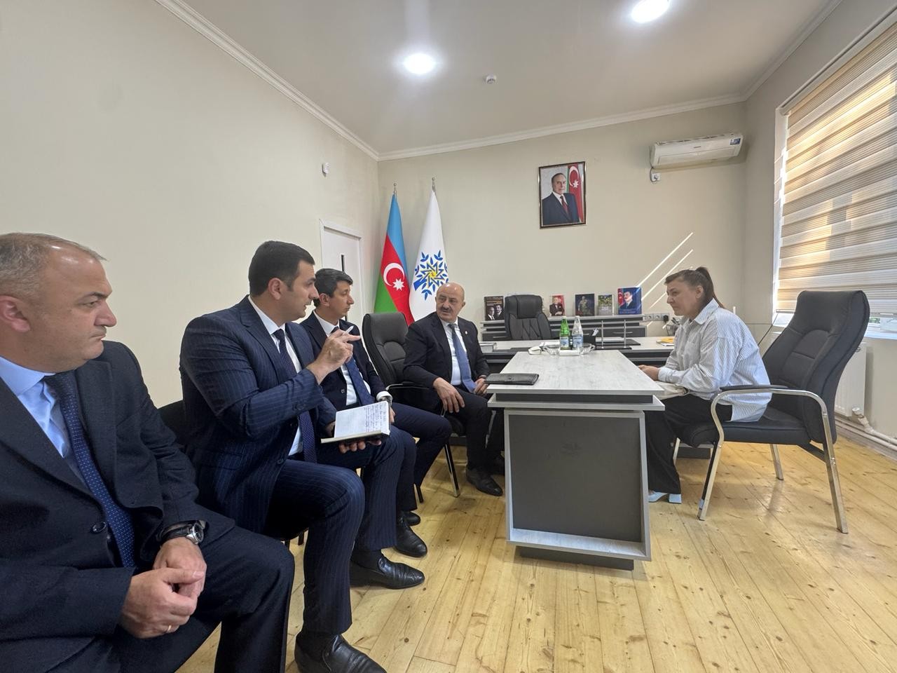 Asif Əsgərov şəhid ailəsini ziyarət edib, növbəti vətəndaş qəbulu keçirib - FOTOLAR