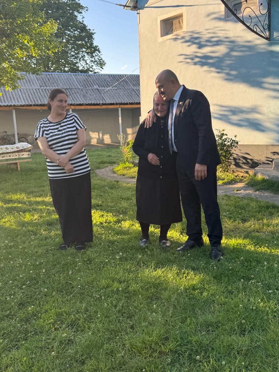 Asif Əsgərov şəhid ailəsini ziyarət edib, növbəti vətəndaş qəbulu keçirib - FOTOLAR
