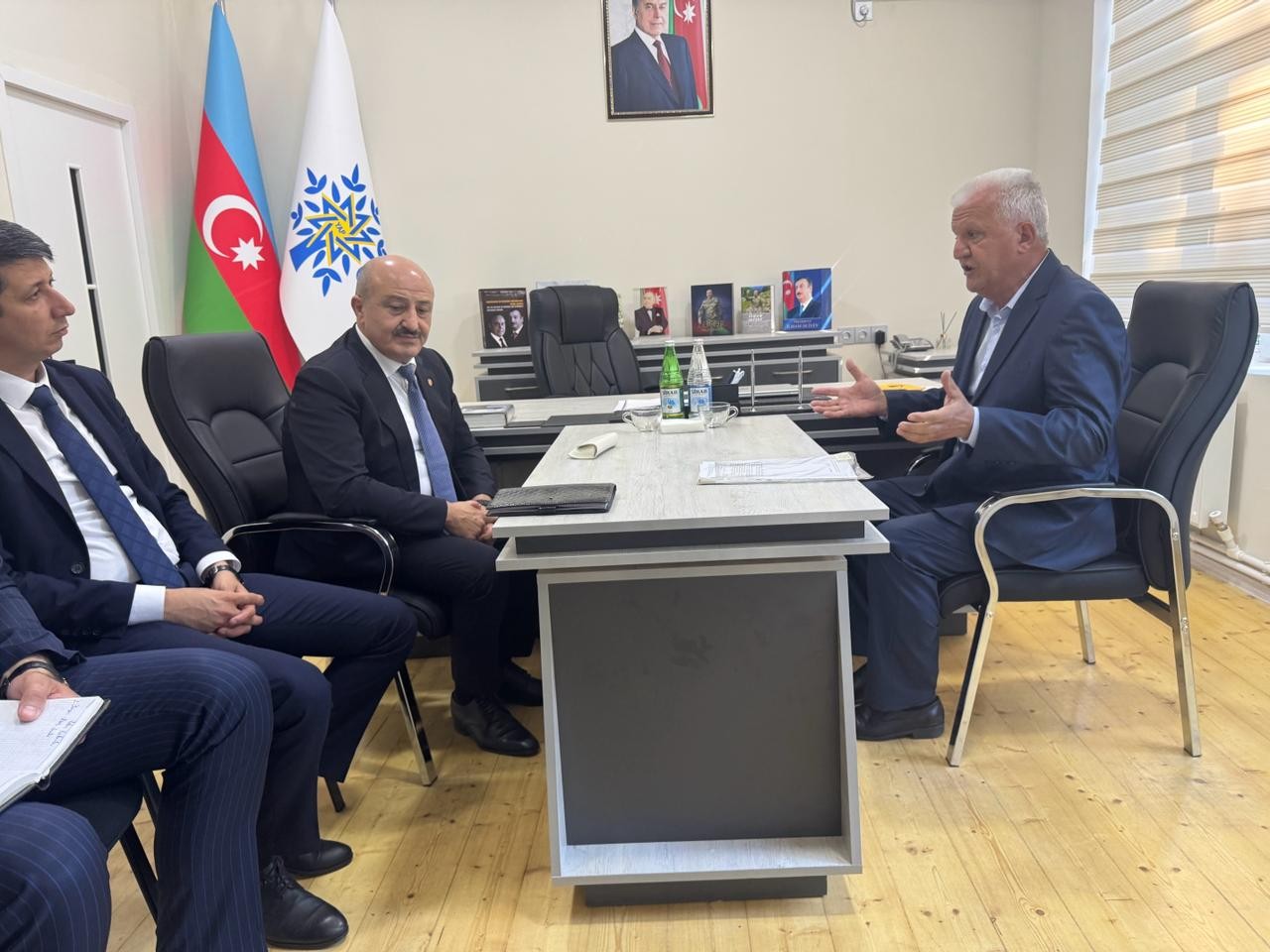 Asif Əsgərov şəhid ailəsini ziyarət edib, növbəti vətəndaş qəbulu keçirib - FOTOLAR