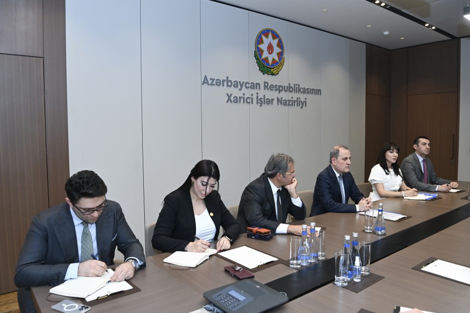 ABŞ konqresmeni Azərbaycan-Ermənistan normallaşma prosesi barədə məlumatlandırılıb - FOTO