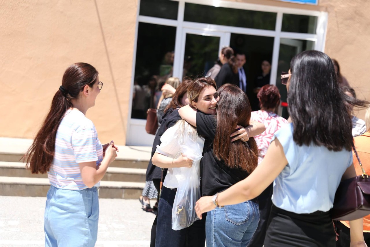 Müəllimlər imtahandan sonra... - FOTOLAR