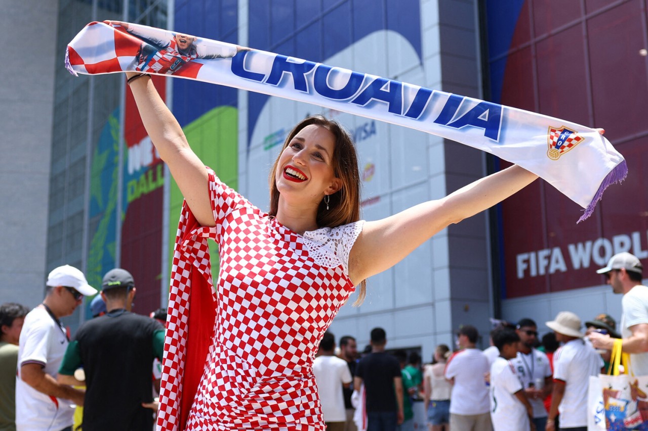 Dünya Kubokuna rəng qatan xanım azarkeşlər - FOTOLAR