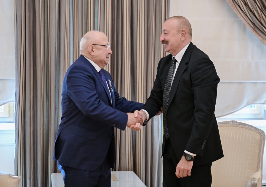 Prezident Qurban Qurbanova “Dostluq” ordenini təqdim etdi - FOTOLAR