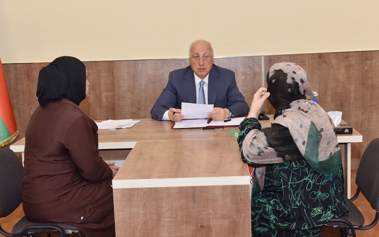 Zakir Fərəcov növbəti vətəndaş qəbulu keçirib - FOTOLAR