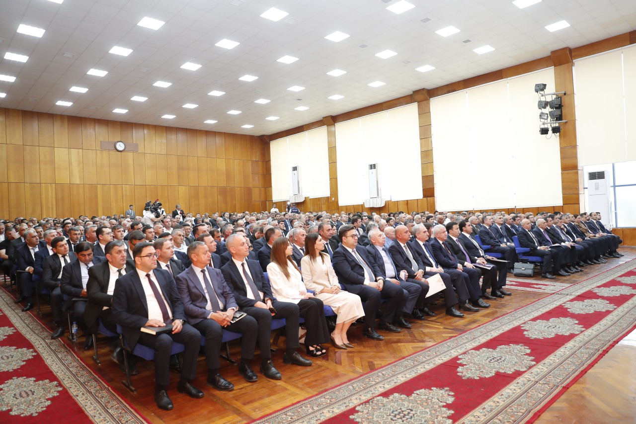 Natiq Əmirov Şəmkirdə regional müşavirə keçirdi - FOTOLAR
