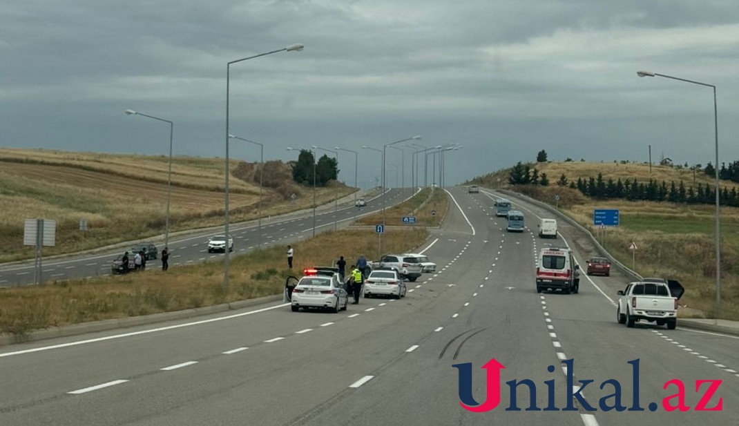 Bakı-Şamaxı yolunda iki maşın toqquşdu - FOTO